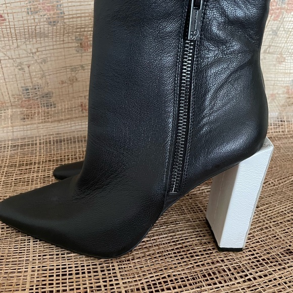Jessica Simpson “timea” black and white block heel ankle boots. Size 7 - Picture 7 of 7